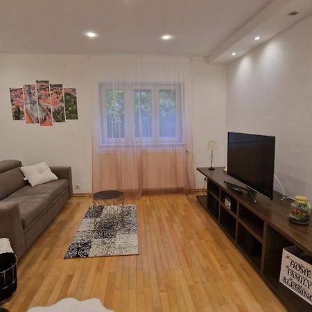Apartman Roses ザグレブ エクステリア 写真
