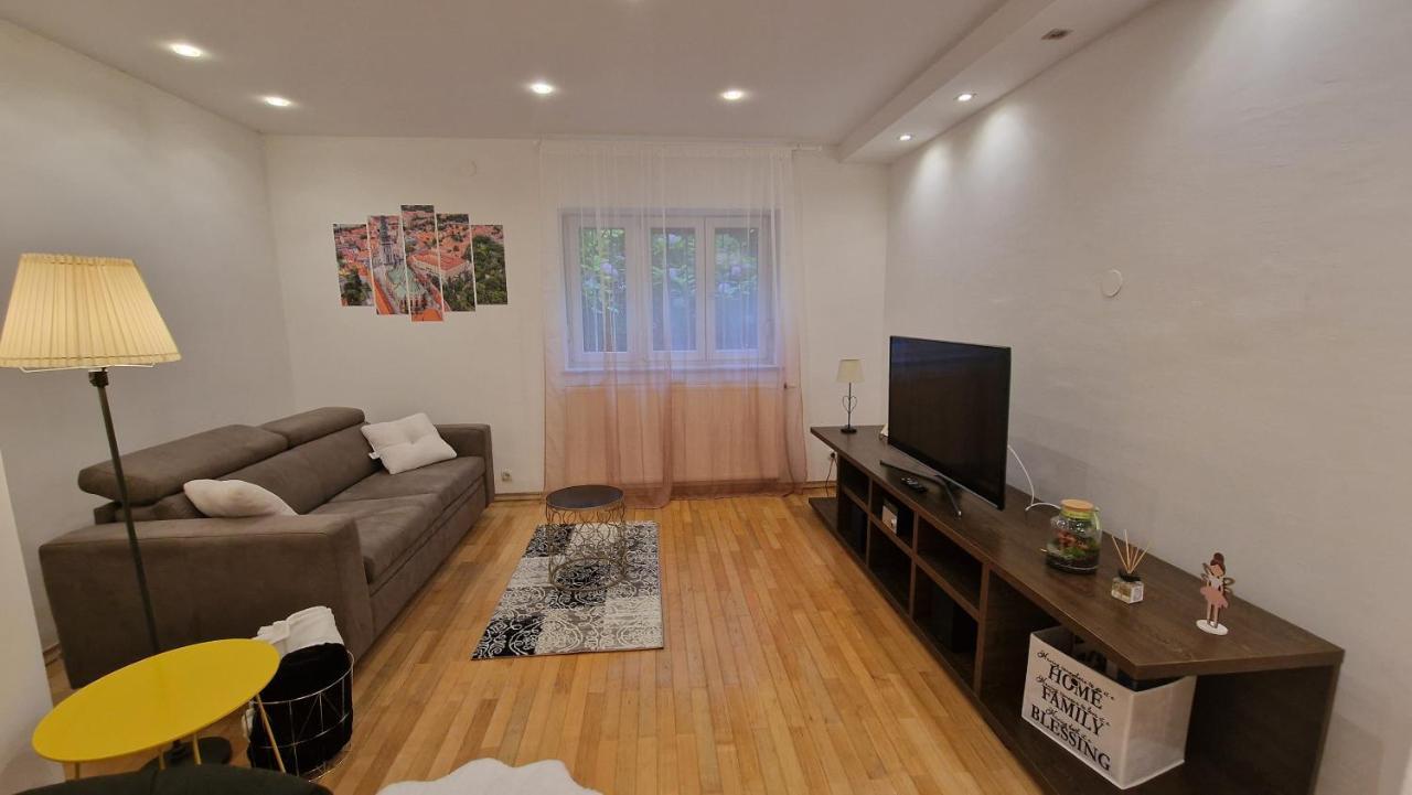 Apartman Roses ザグレブ エクステリア 写真